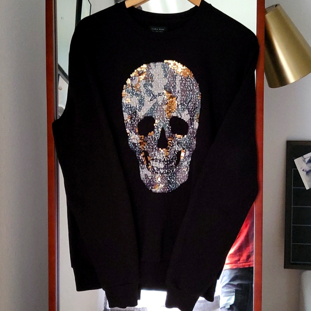 Mens fashion black sweatshirt, size M